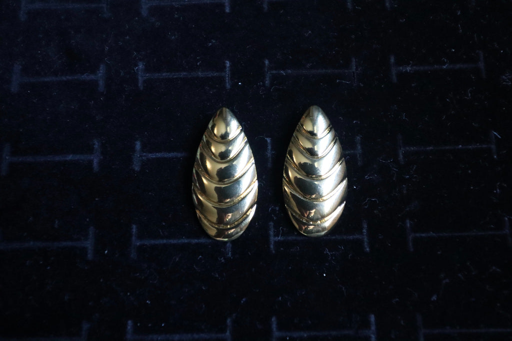 Shell Drop Stud Earrings